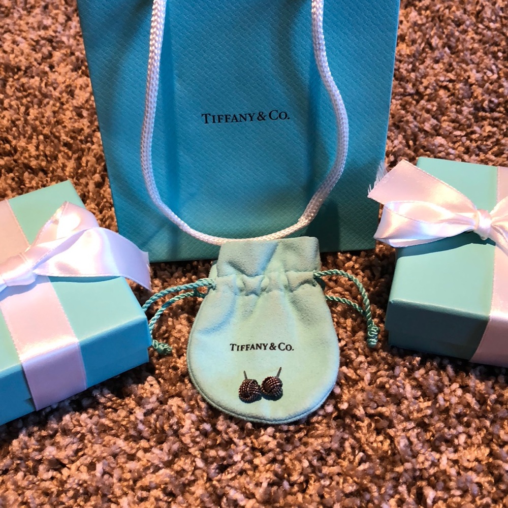 FINAL PRICE Authentic Tiffany & Co Knot Earrings - Picture 2 of 7